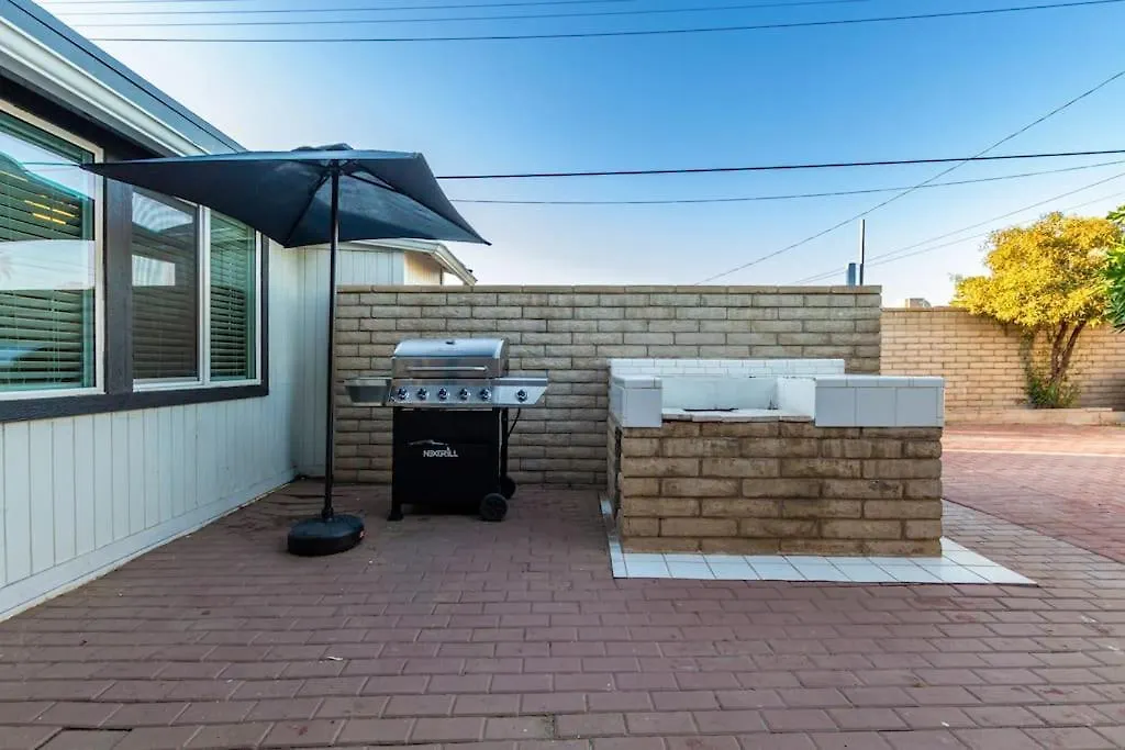 New Midtown Modern Studio With Backyard Phoenix