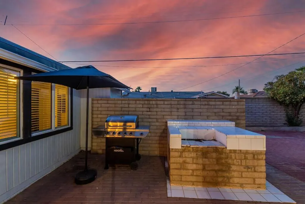 New Midtown Modern Studio With Backyard Phoenix United States