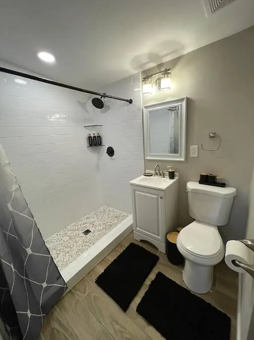 New Midtown Modern Studio With Backyard Phoenix United States